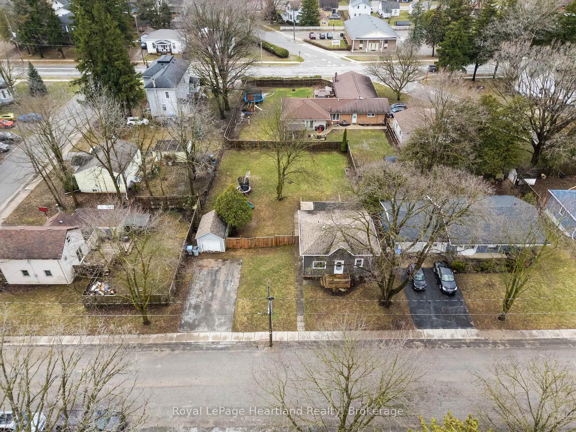 Photo 39 of 140 Rattenbury Street W, Central Huron, Clinton — HOMEH