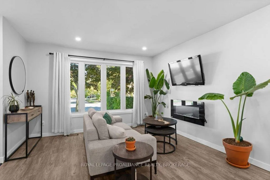 Photo 5 of 26 Woodstone Crescent, Kingston, Central City West — HOMEH