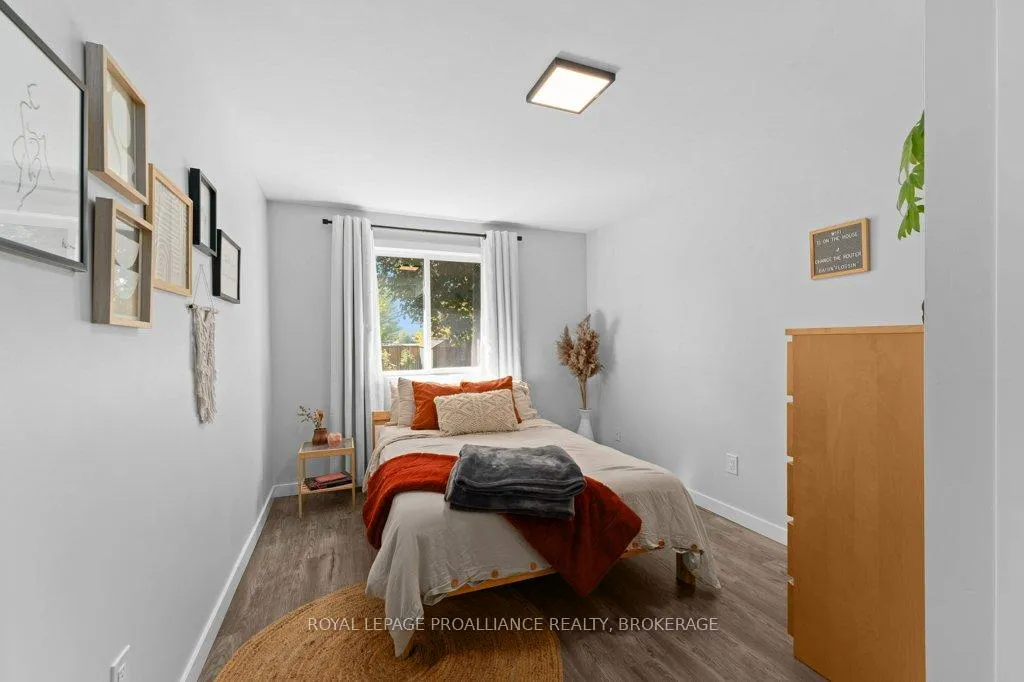 Photo 17 of 26 Woodstone Crescent, Kingston, Central City West — HOMEH