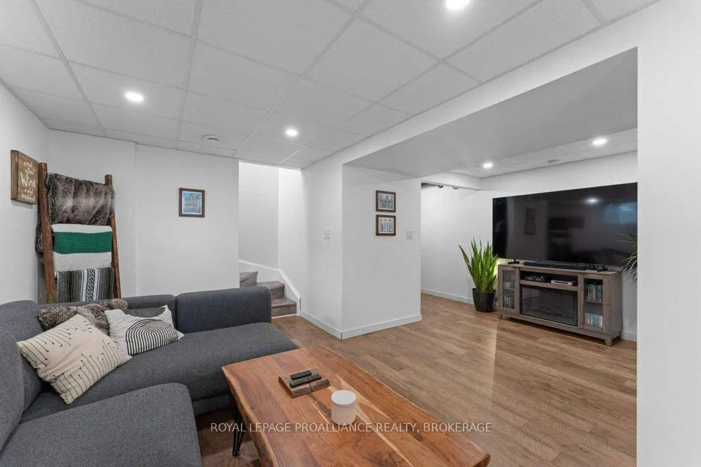 Photo 22 of 26 Woodstone Crescent, Kingston, Central City West — HOMEH