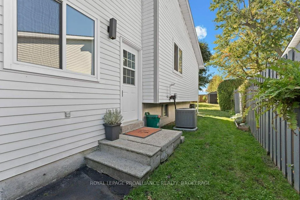 Photo 28 of 26 Woodstone Crescent, Kingston, Central City West — HOMEH