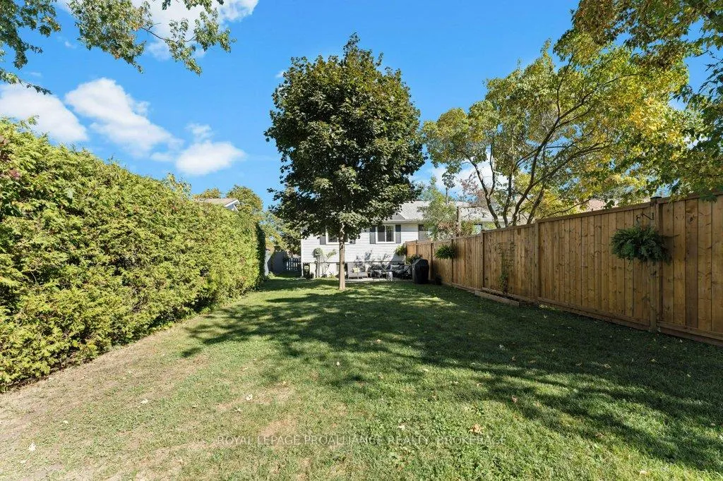 Photo 32 of 26 Woodstone Crescent, Kingston, Central City West — HOMEH