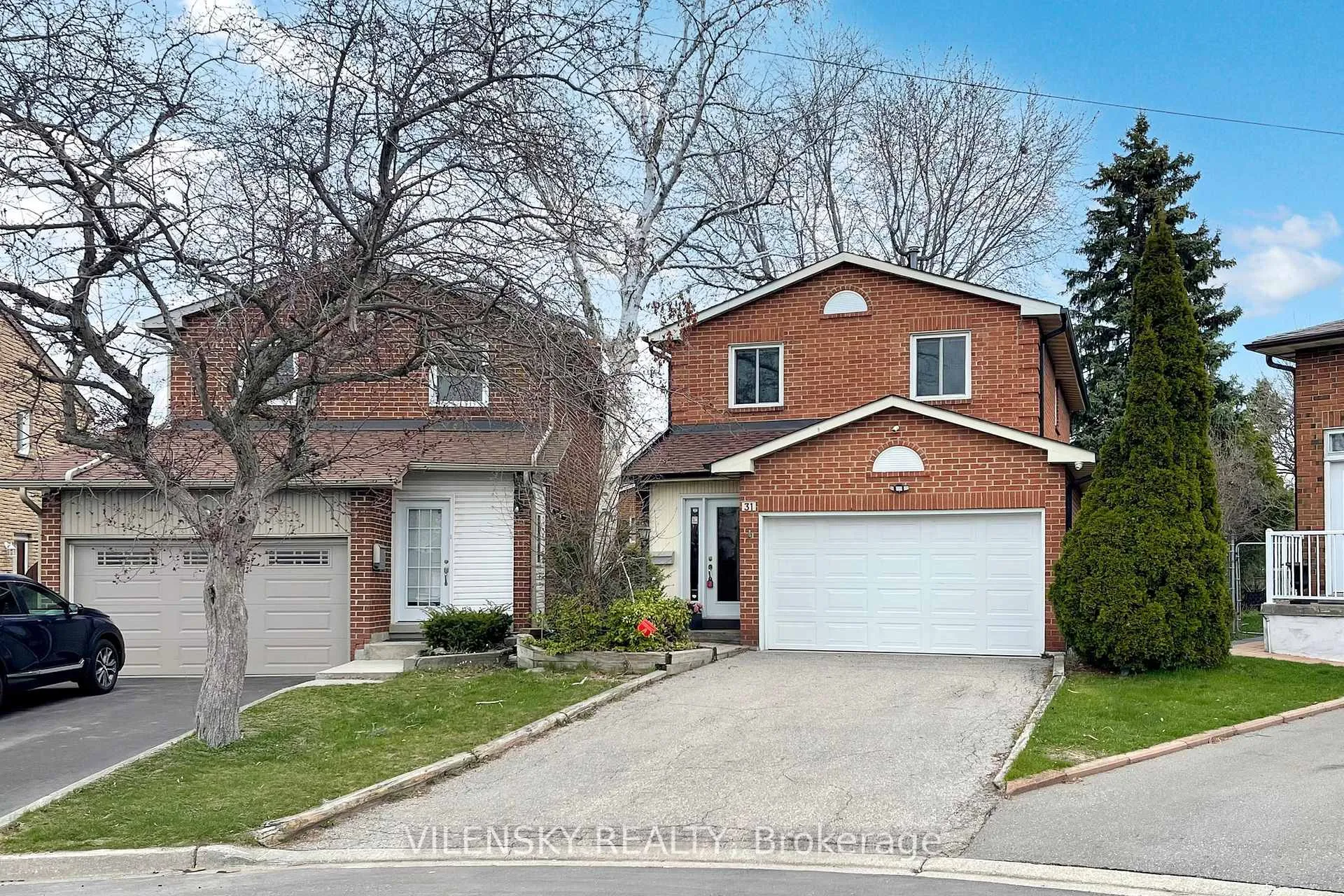 Front of 31 Royal Colwood Court