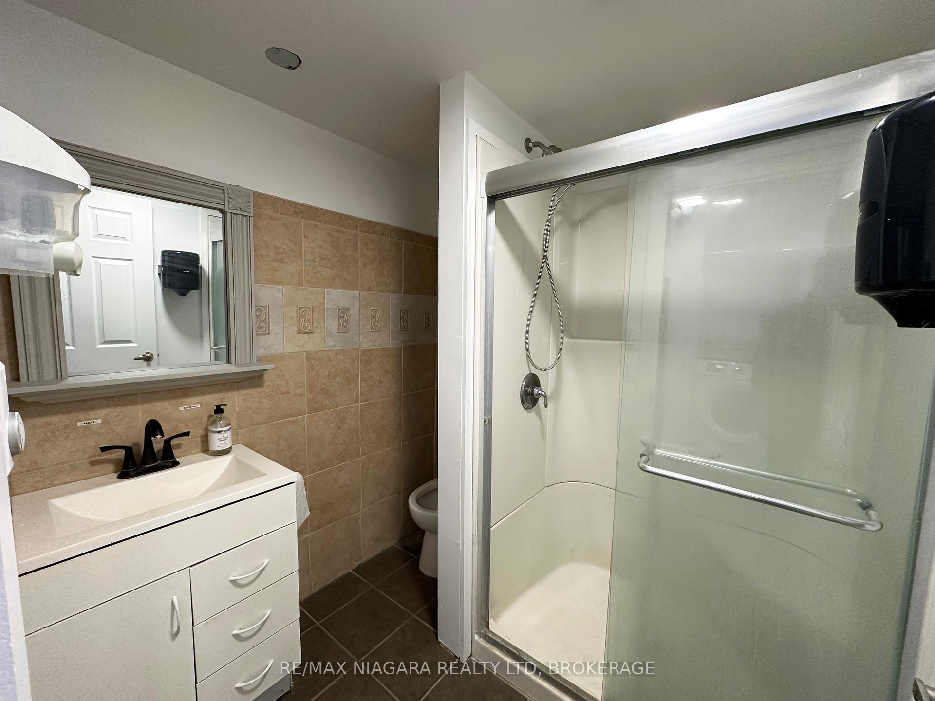 Photo 8 of Unit 1, 1806 Allanport Road, Thorold, Port Robinson — HOMEH