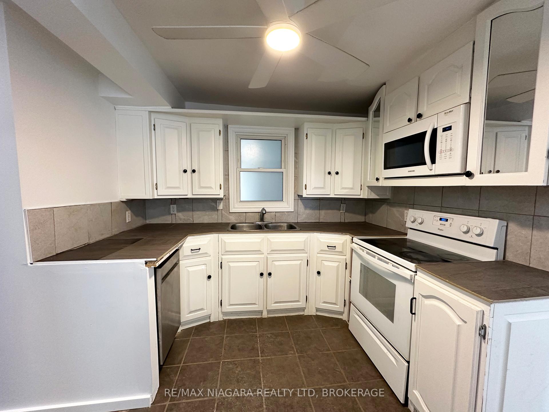 Photo 9 of Unit 1, 1806 Allanport Road, Thorold, Port Robinson — HOMEH
