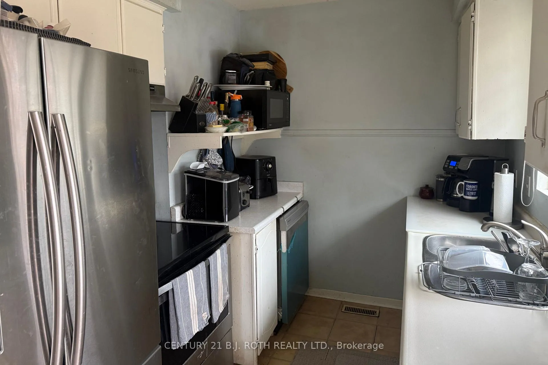 Photo 4 of 227 Pine Drive, Barrie, Bayshore — HOMEH