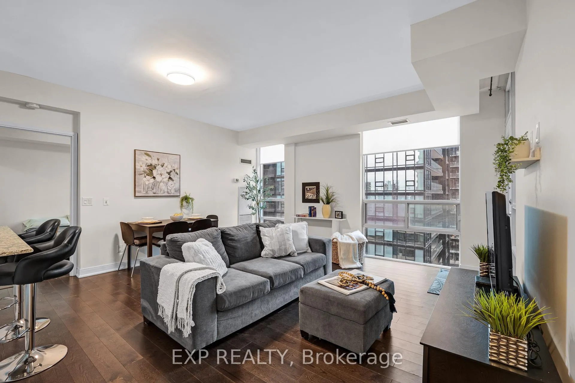 Photo 10 of Unit 1102, 88 Broadway Avenue, Toronto, Mount Pleasant West — HOMEH