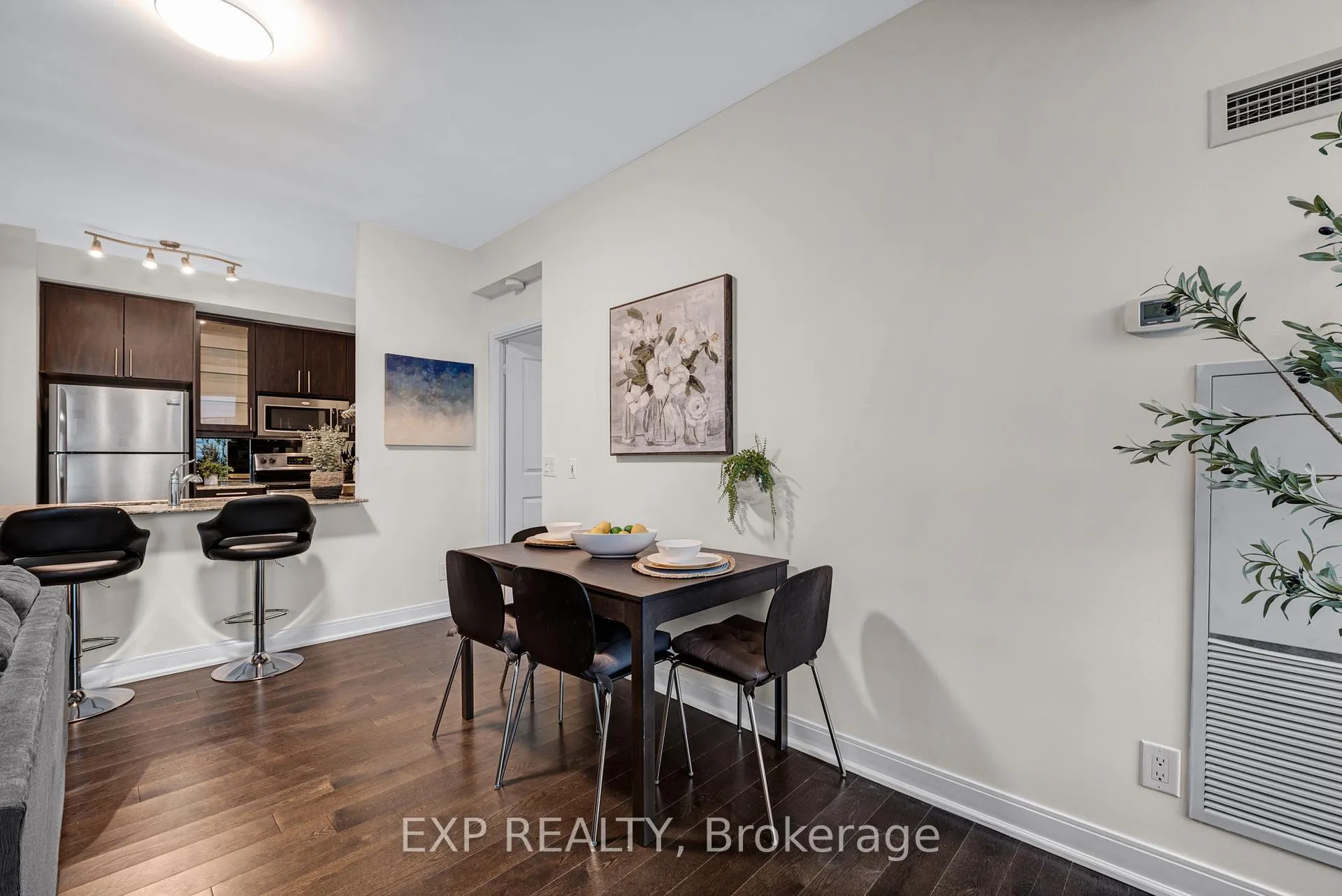 Photo 13 of Unit 1102, 88 Broadway Avenue, Toronto, Mount Pleasant West — HOMEH