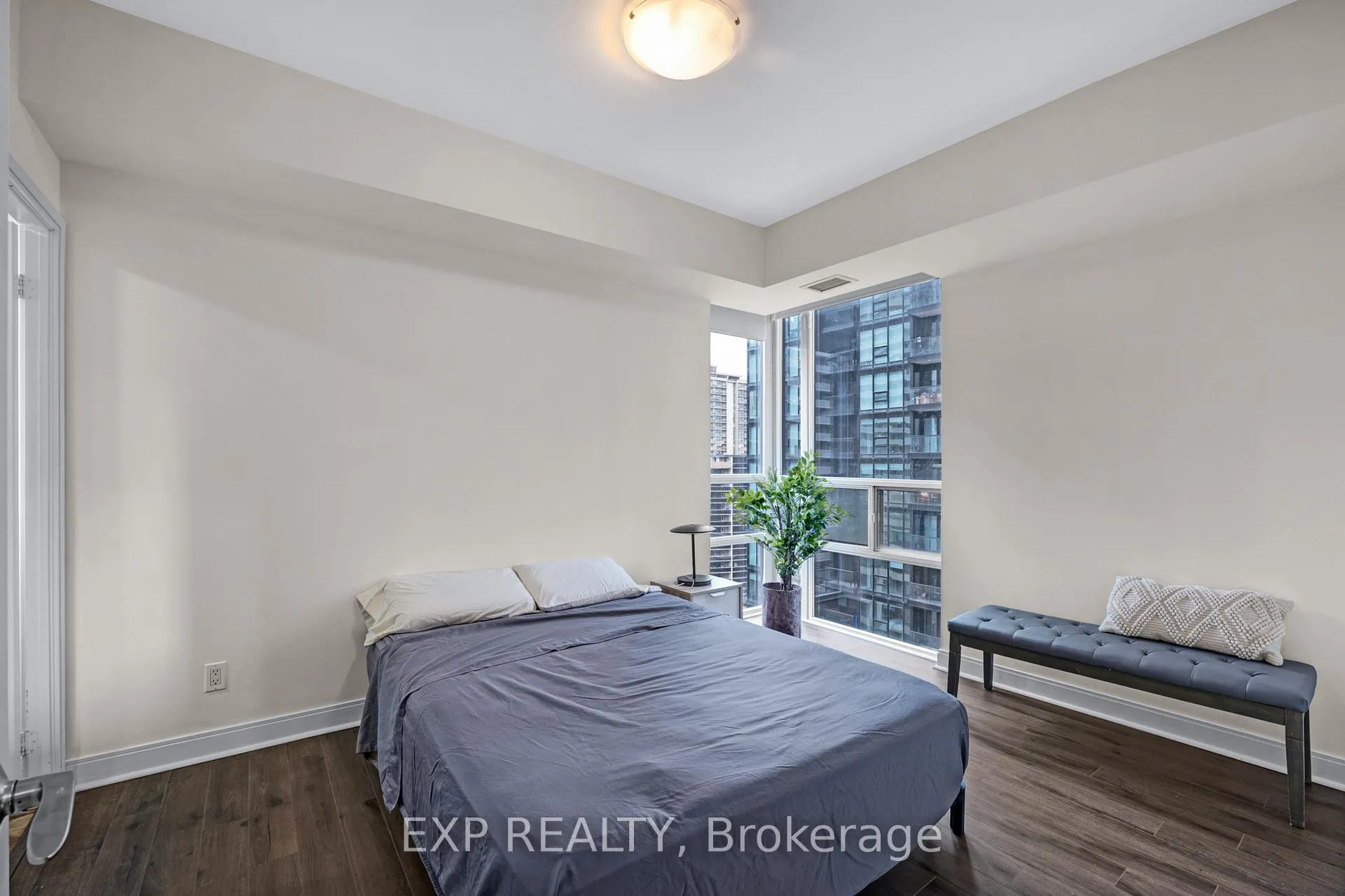 Photo 15 of Unit 1102, 88 Broadway Avenue, Toronto, Mount Pleasant West — HOMEH