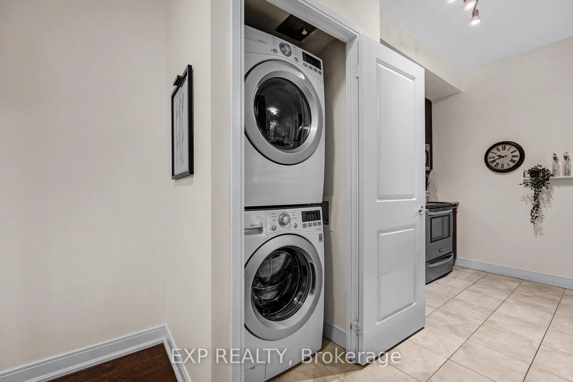 Photo 22 of Unit 1102, 88 Broadway Avenue, Toronto, Mount Pleasant West — HOMEH