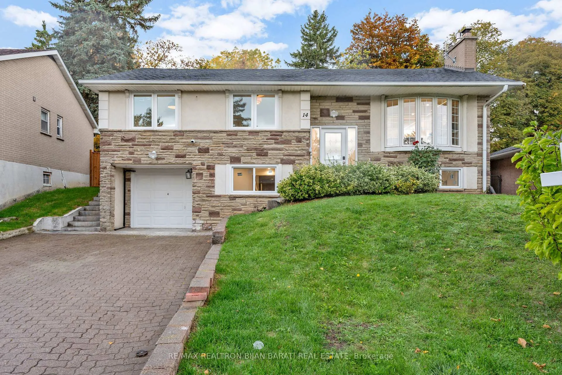 Photo 1 of 14 Henderson Avenue, Markham, Grandview — HOMEH
