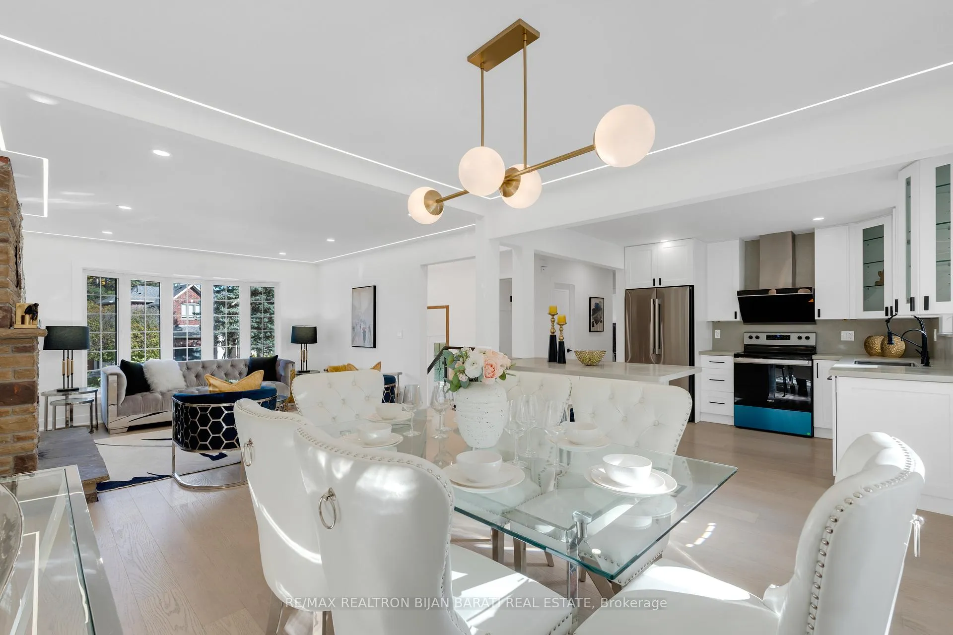 Photo 5 of 14 Henderson Avenue, Markham, Grandview — HOMEH