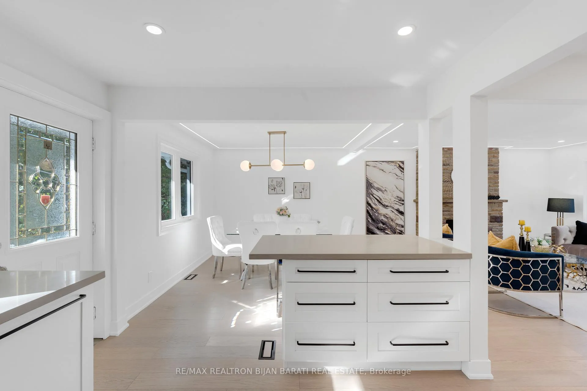 Photo 17 of 14 Henderson Avenue, Markham, Grandview — HOMEH