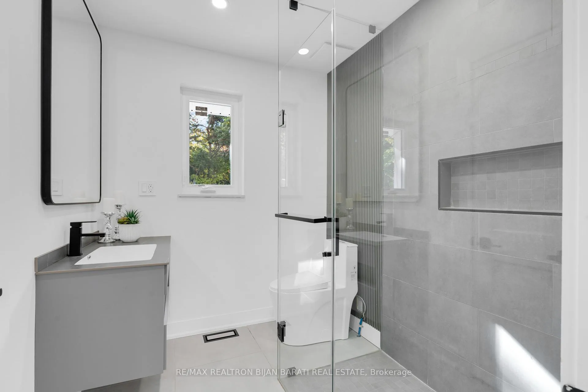 Photo 24 of 14 Henderson Avenue, Markham, Grandview — HOMEH