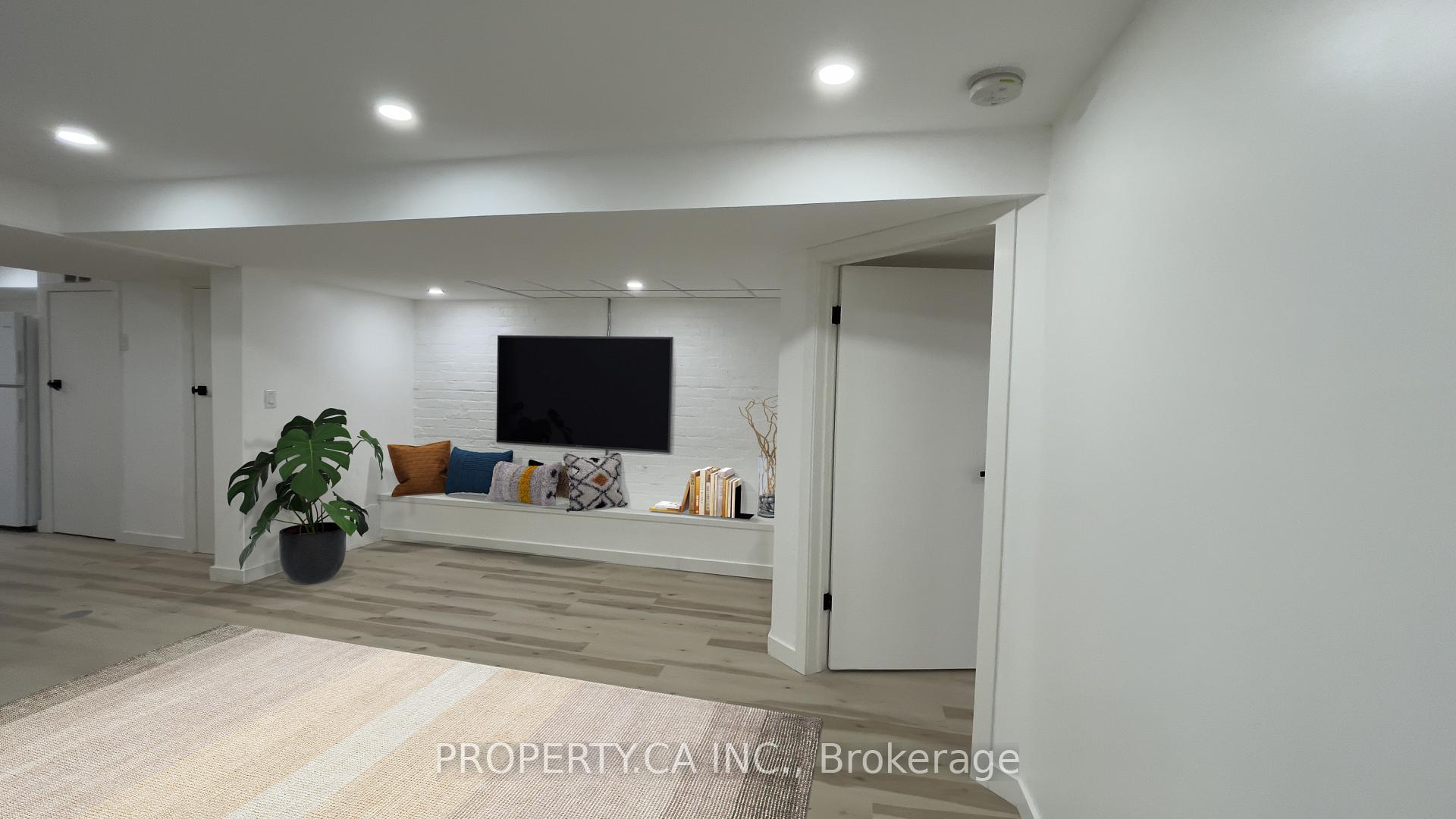 Photo 2 of Unit #Lower, 143 St Helen's Avenue, Toronto, Dufferin Grove — HOMEH