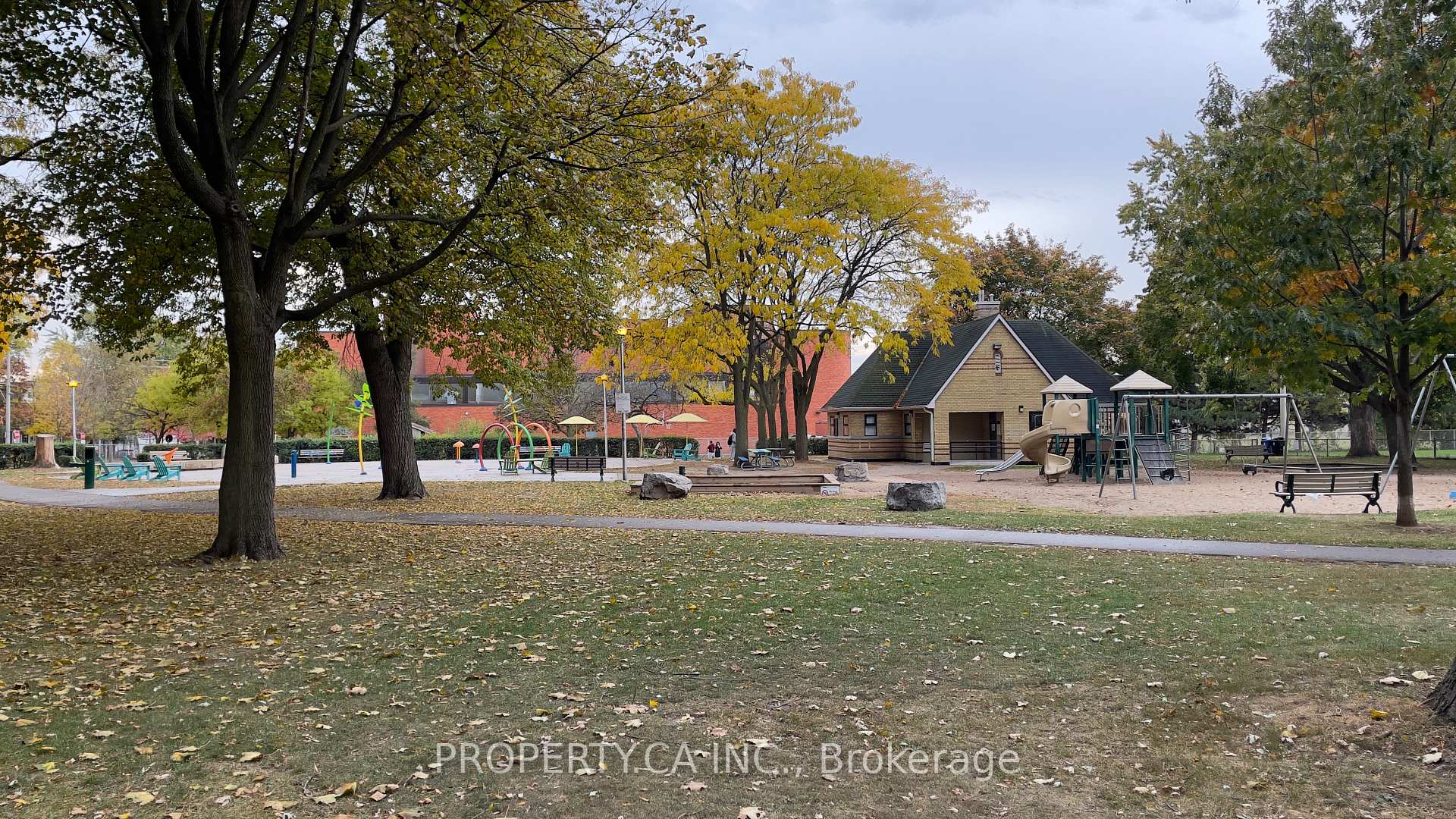 Photo 12 of Unit #Lower, 143 St Helen's Avenue, Toronto, Dufferin Grove — HOMEH