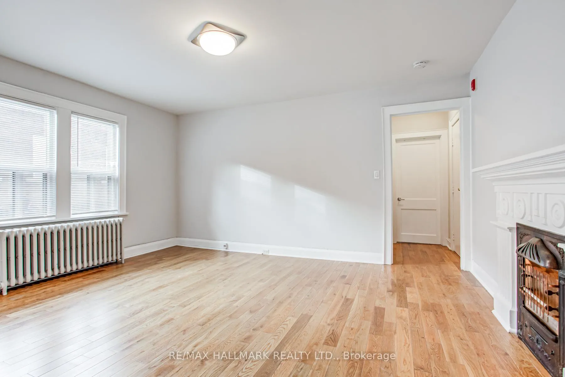 Photo 4 of Unit 1, 27 Sherwood Avenue, Toronto, Mount Pleasant East — HOMEH