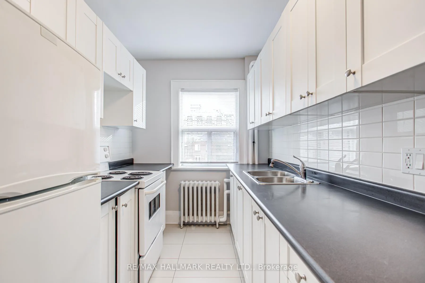 Photo 10 of Unit 1, 27 Sherwood Avenue, Toronto, Mount Pleasant East — HOMEH