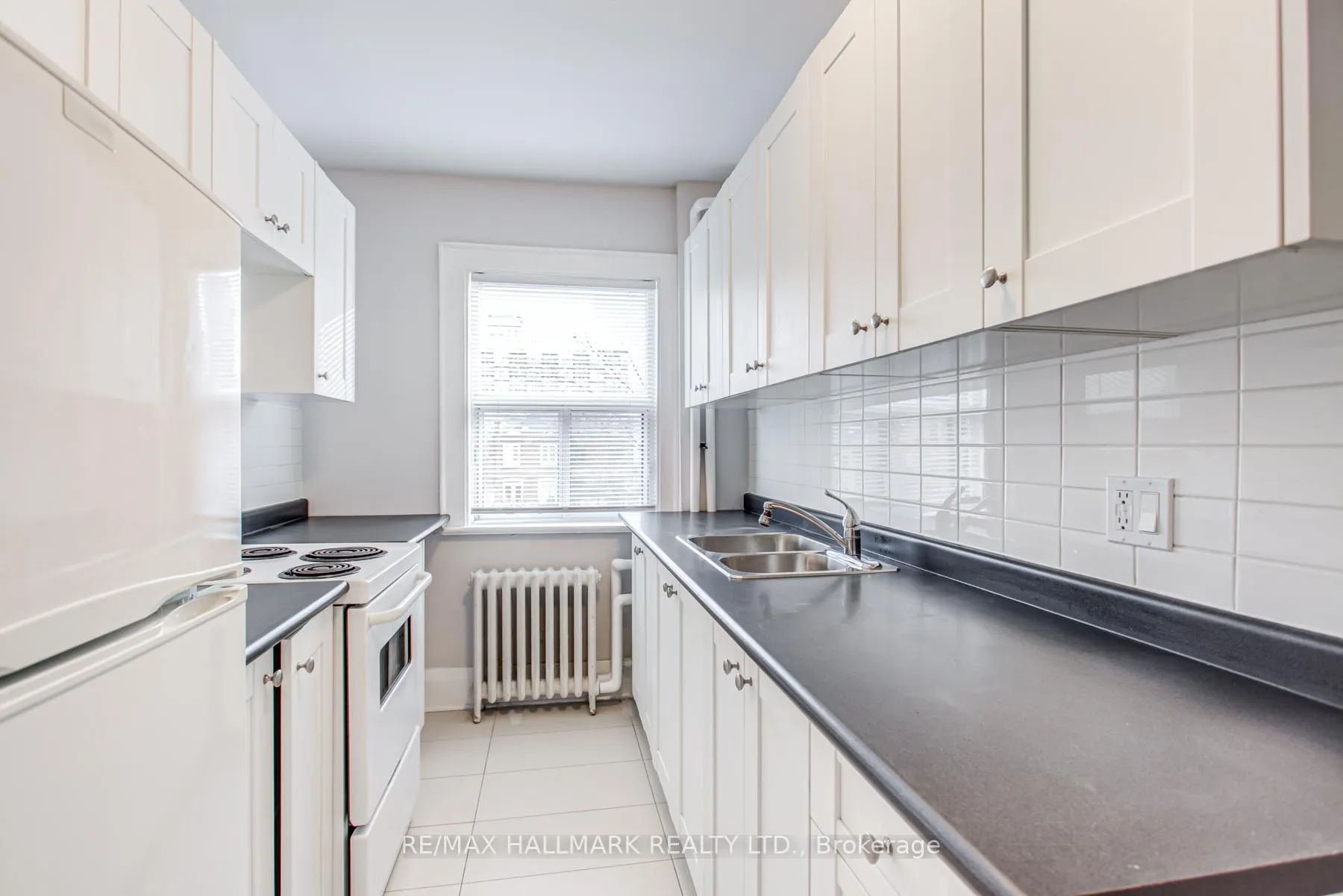 Photo 12 of Unit 1, 27 Sherwood Avenue, Toronto, Mount Pleasant East — HOMEH