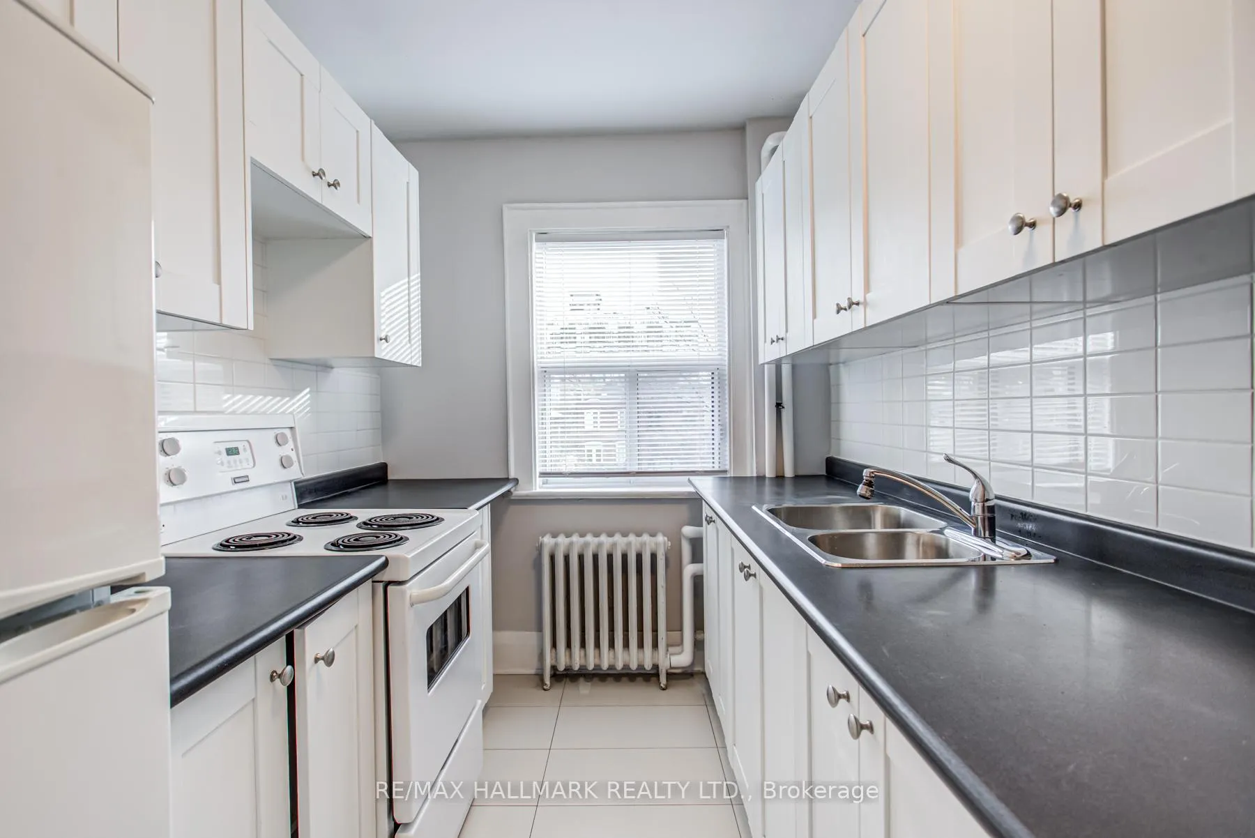 Photo 13 of Unit 1, 27 Sherwood Avenue, Toronto, Mount Pleasant East — HOMEH