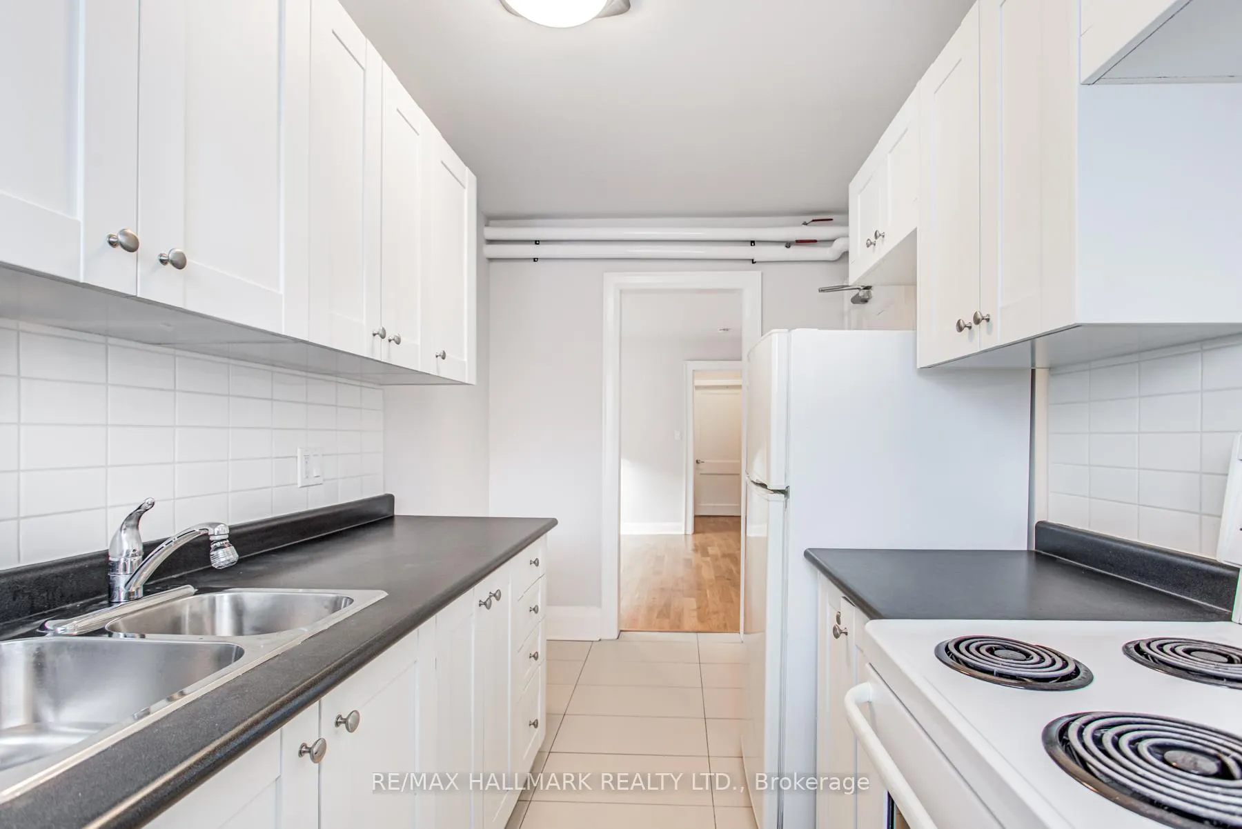 Photo 14 of Unit 1, 27 Sherwood Avenue, Toronto, Mount Pleasant East — HOMEH