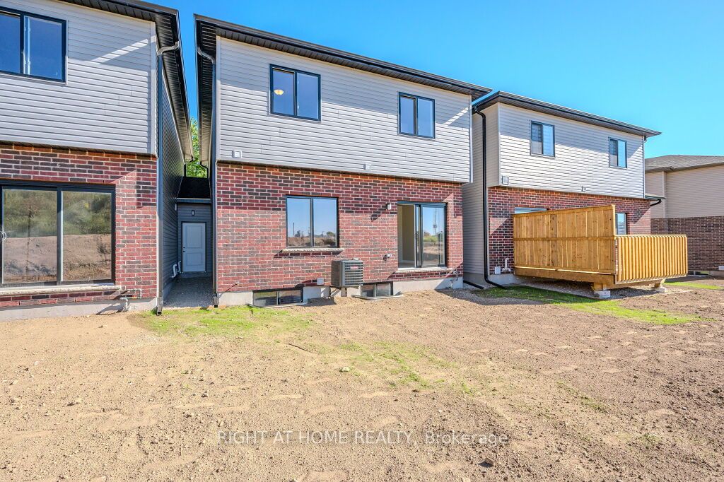 Photo 72 of 423 Woolwich Street, Waterloo — HOMEH