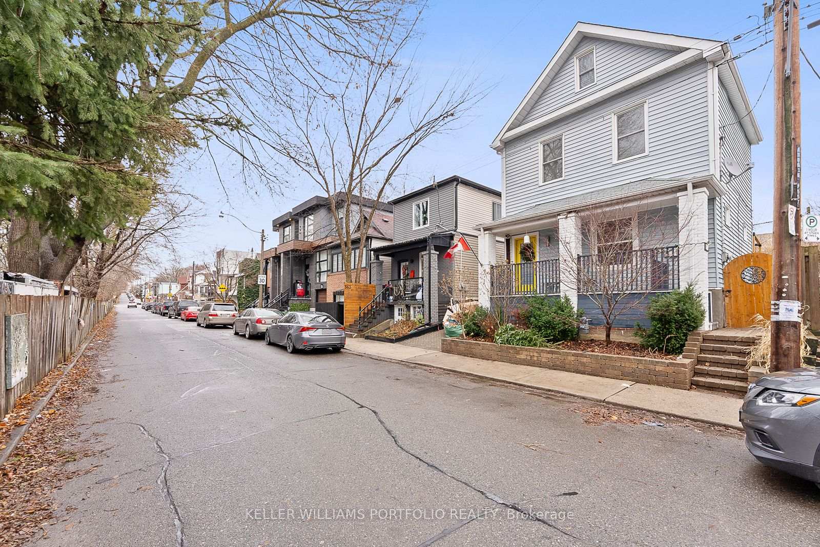 Photo 2 of 557 Craven Road, Toronto, Greenwood-Coxwell — HOMEH