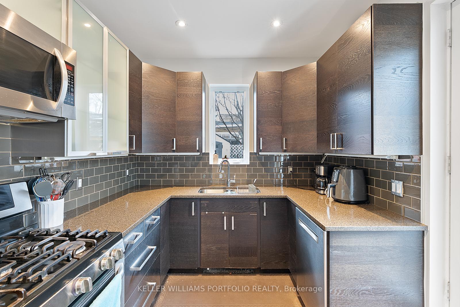 Photo 14 of 557 Craven Road, Toronto, Greenwood-Coxwell — HOMEH