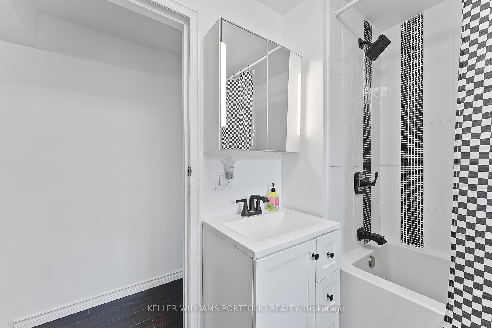 Photo 28 of 557 Craven Road, Toronto, Greenwood-Coxwell — HOMEH