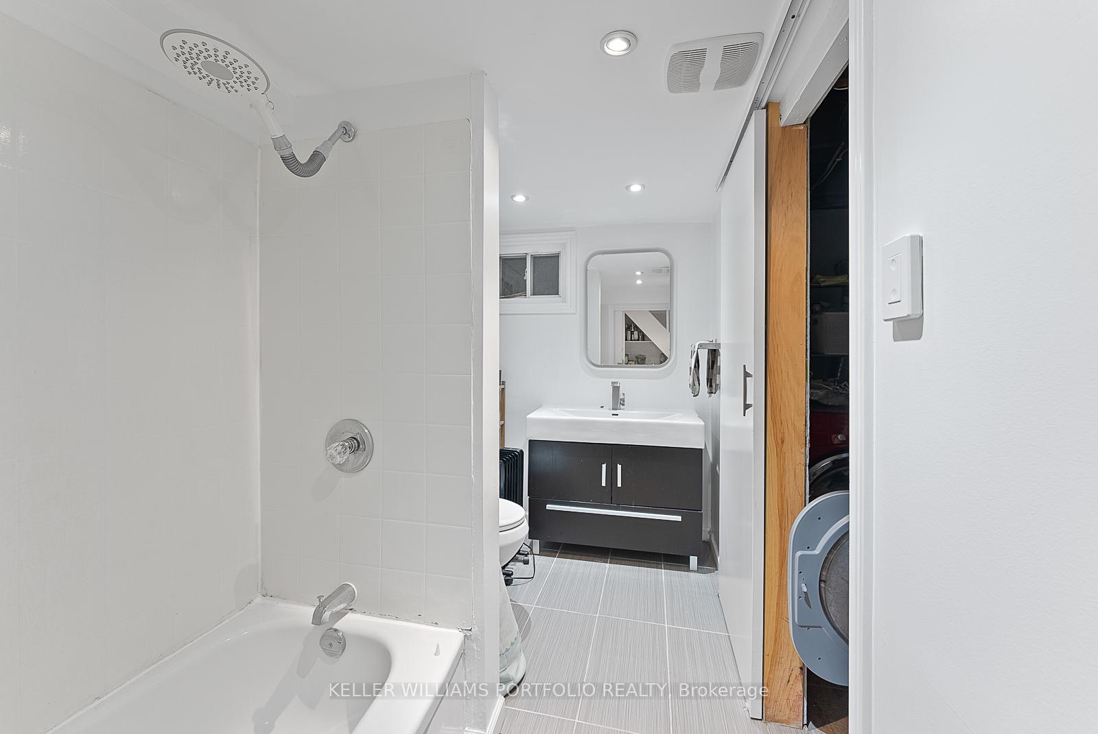 Photo 35 of 557 Craven Road, Toronto, Greenwood-Coxwell — HOMEH