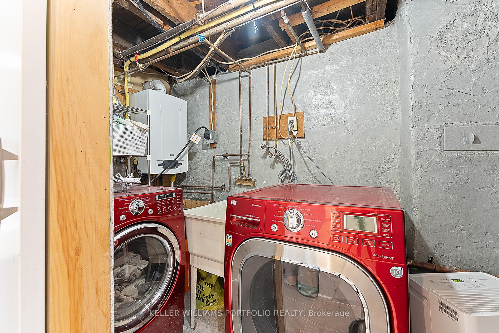 Photo 36 of 557 Craven Road, Toronto, Greenwood-Coxwell — HOMEH