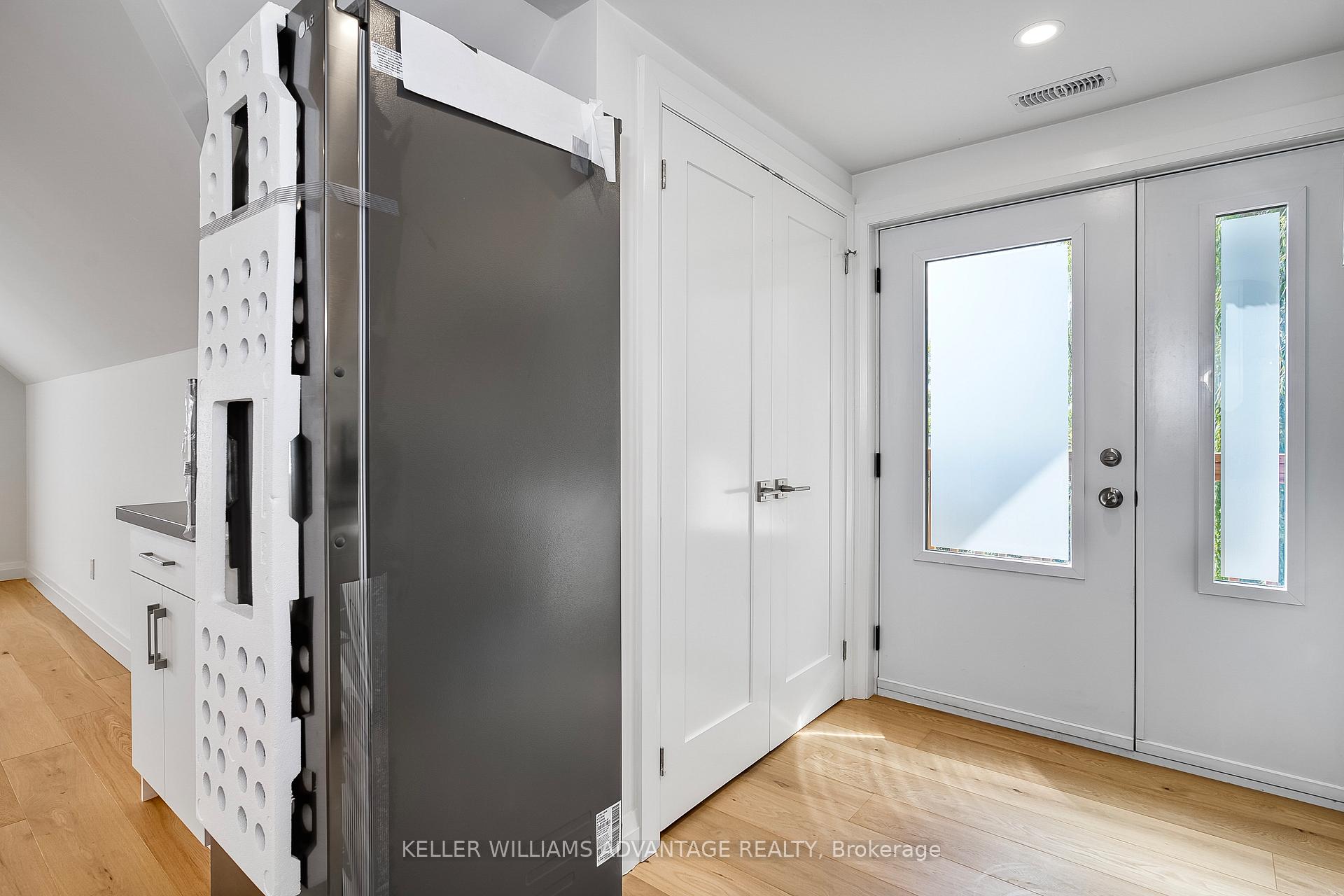 Photo 7 of Unit 3rd Floor, 42 Delaware Avenue, Toronto, Palmerston-Little Italy — HOMEH