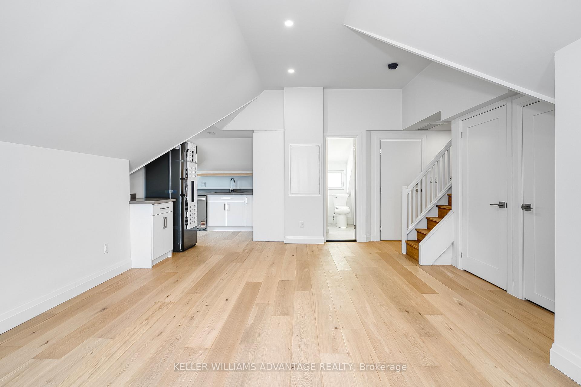 Photo 12 of Unit 3rd Floor, 42 Delaware Avenue, Toronto, Palmerston-Little Italy — HOMEH