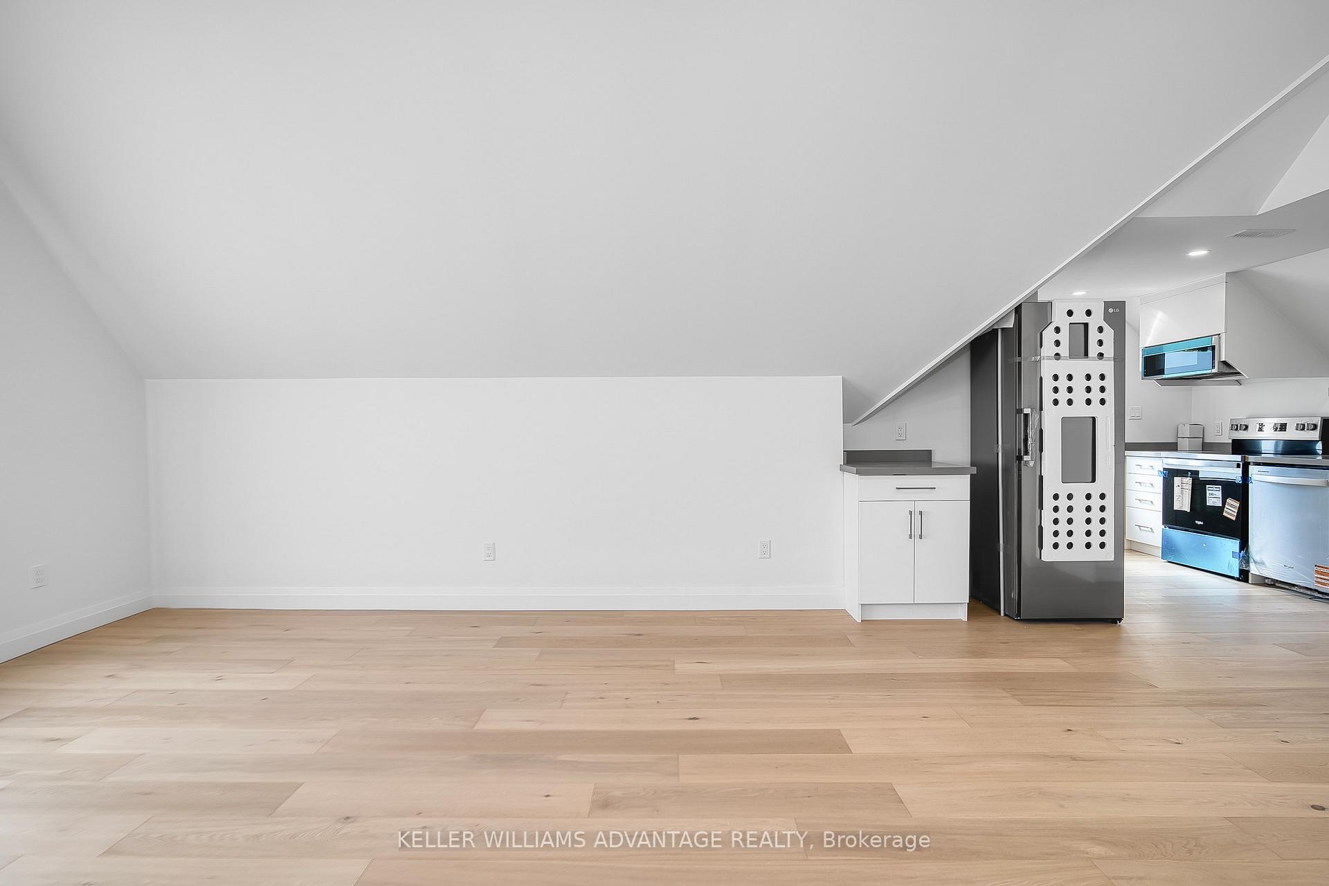 Photo 15 of Unit 3rd Floor, 42 Delaware Avenue, Toronto, Palmerston-Little Italy — HOMEH