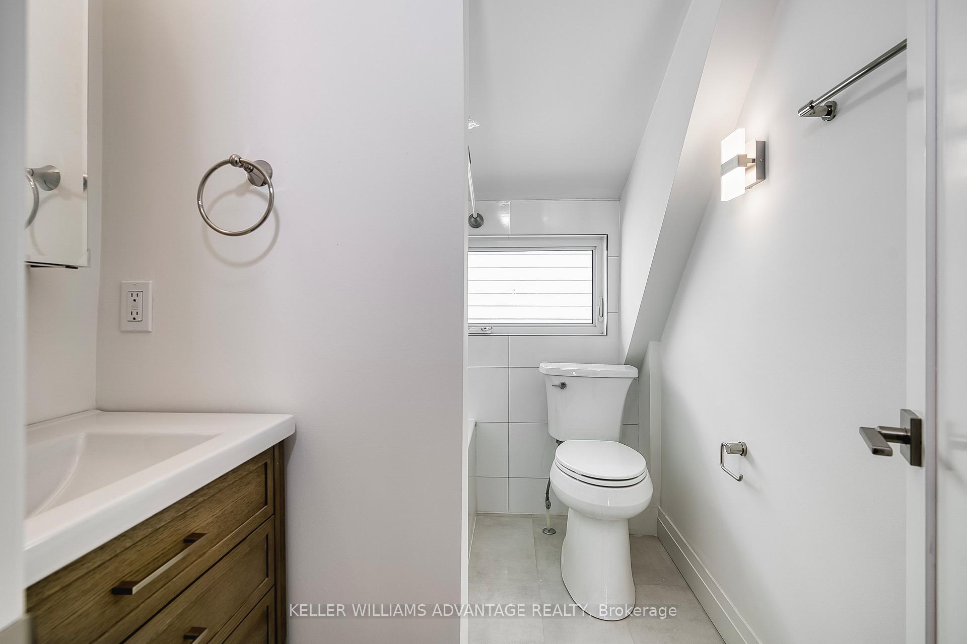 Photo 16 of Unit 3rd Floor, 42 Delaware Avenue, Toronto, Palmerston-Little Italy — HOMEH