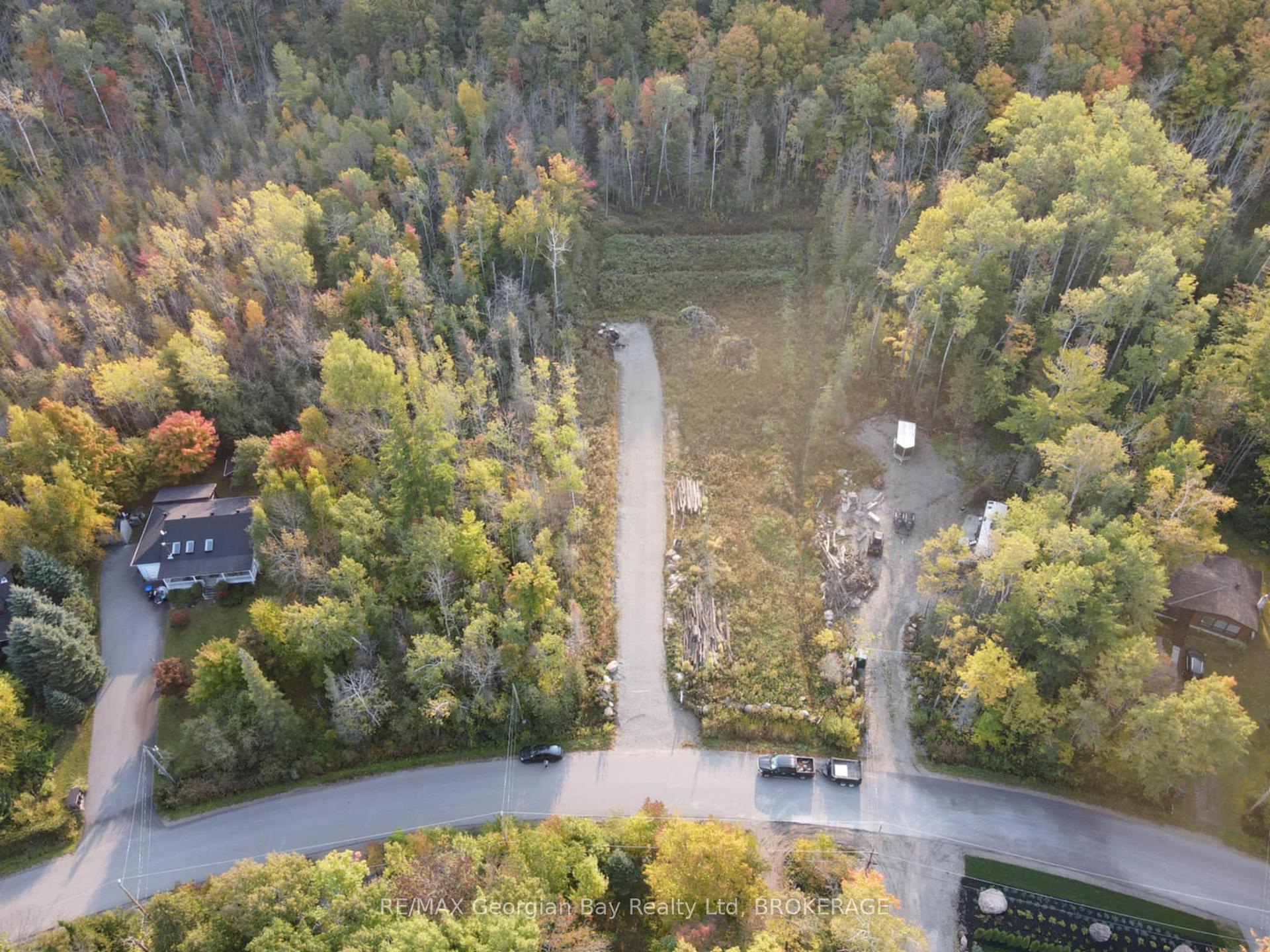 Photo 4 of 465 Silver Birch Drive, Tiny, Rural Tiny — HOMEH