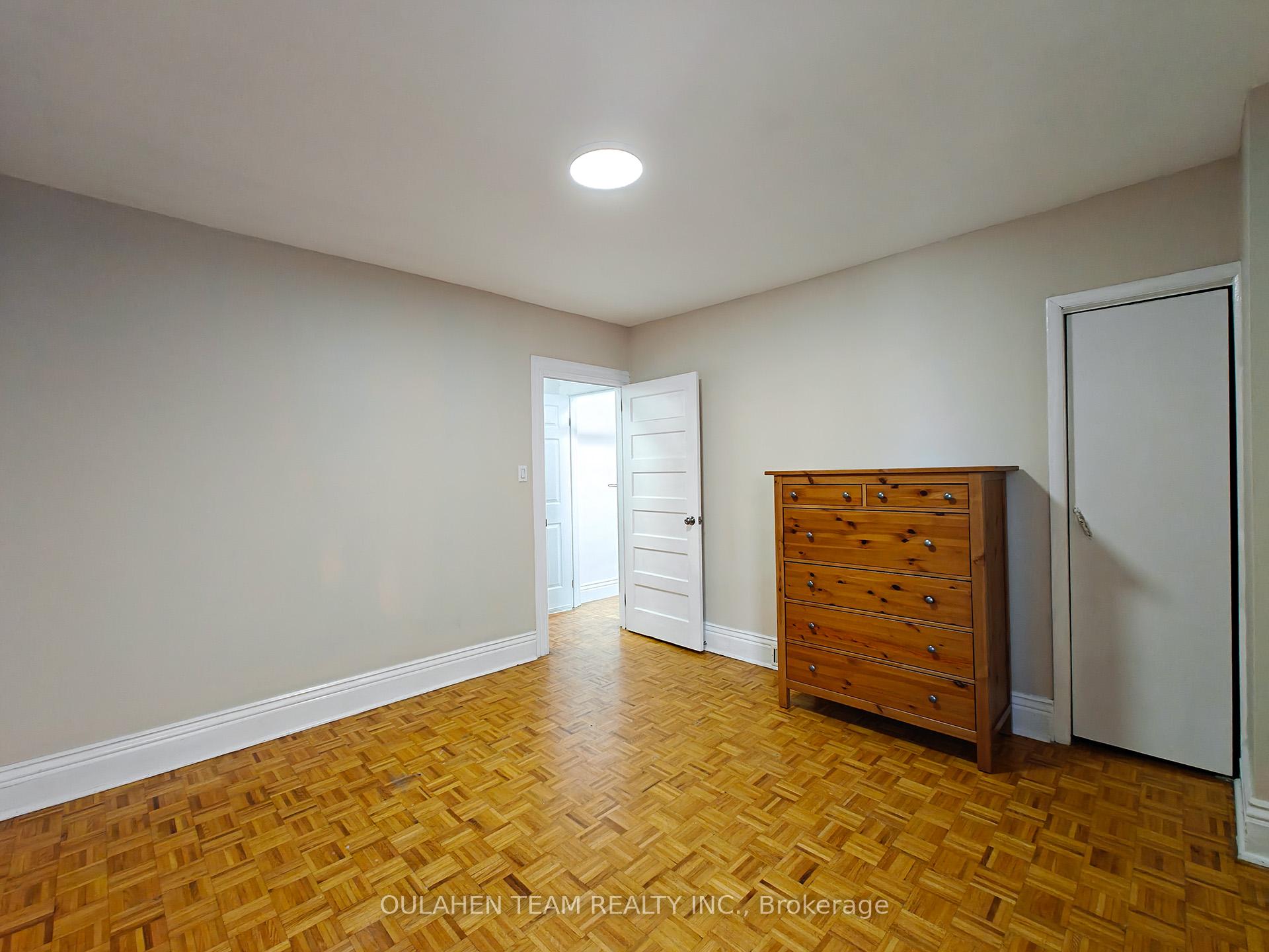 Photo 3 of Unit C, 675 Bathurst Street, Toronto, University — HOMEH
