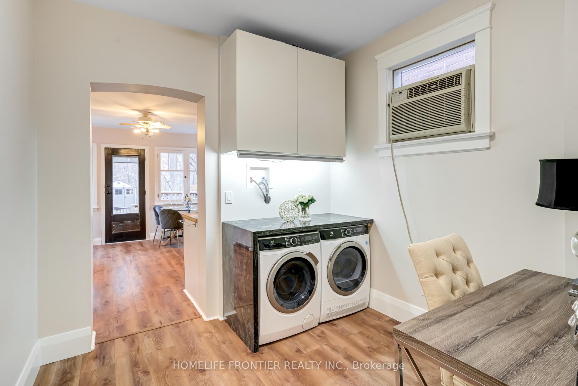 Photo 8 of 517 Main Street, Toronto, Woodbine-Lumsden — HOMEH
