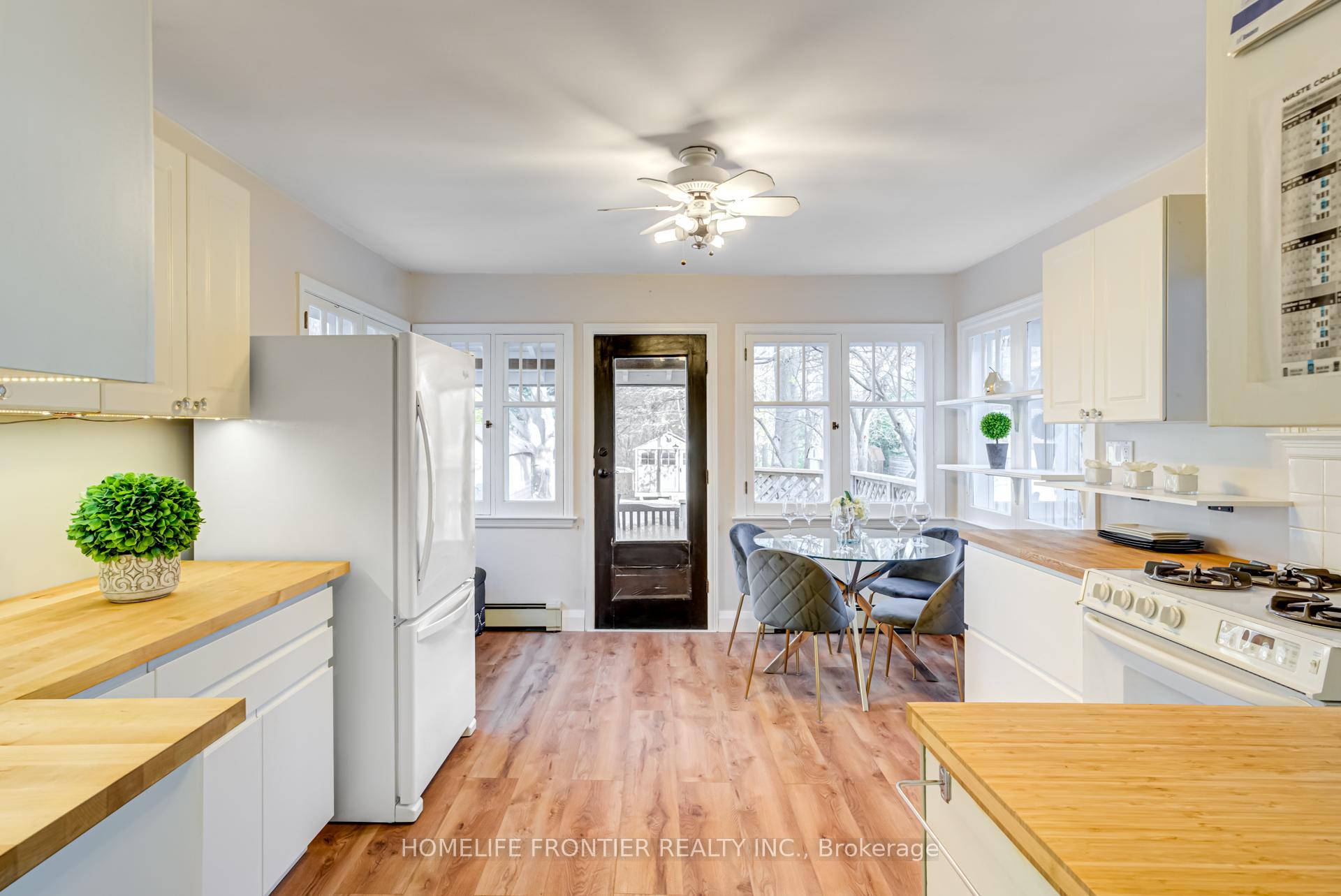 Photo 10 of 517 Main Street, Toronto, Woodbine-Lumsden — HOMEH