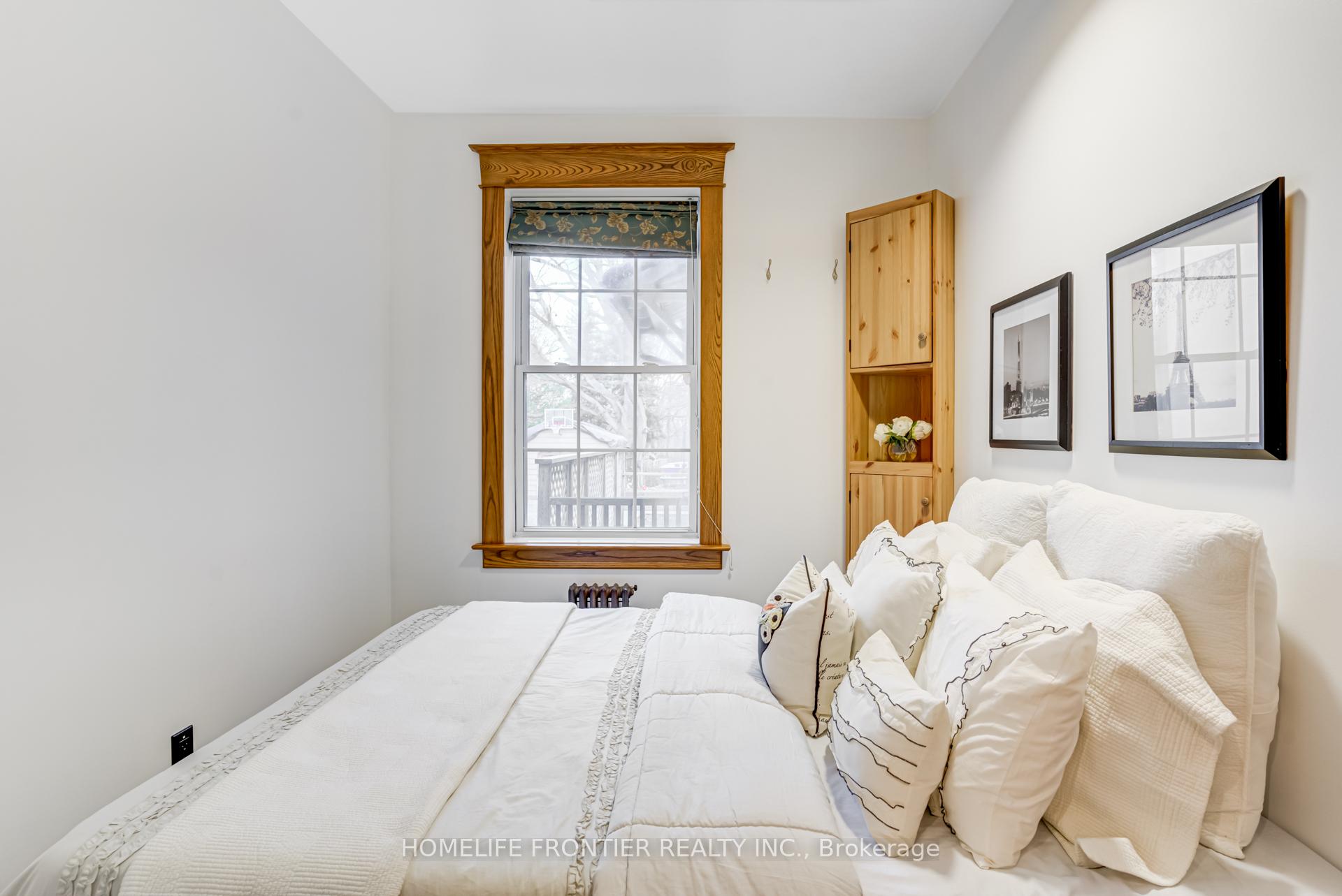 Photo 15 of 517 Main Street, Toronto, Woodbine-Lumsden — HOMEH