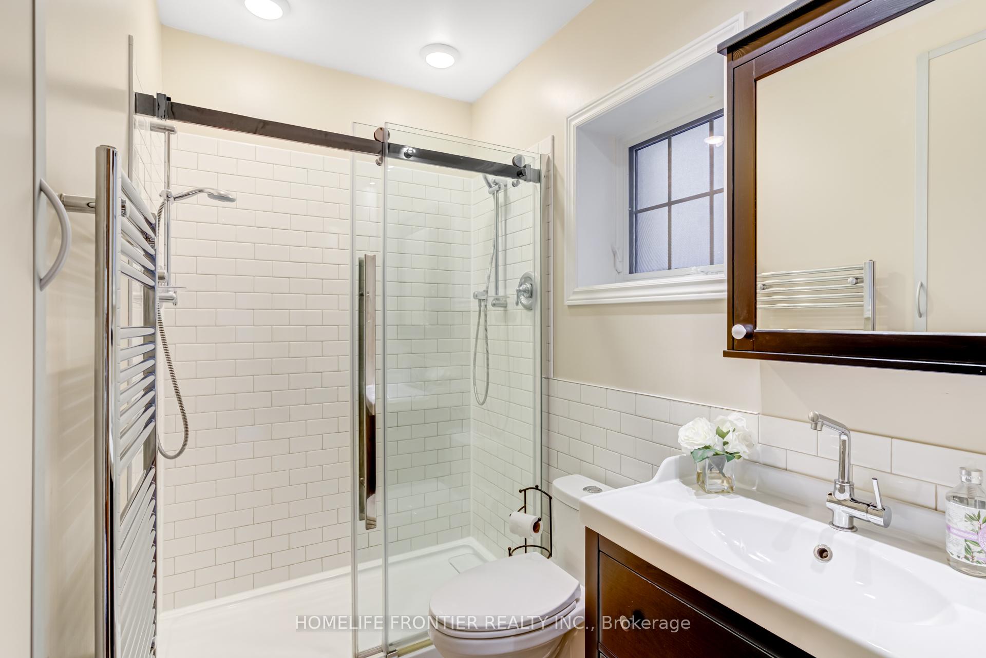 Photo 17 of 517 Main Street, Toronto, Woodbine-Lumsden — HOMEH