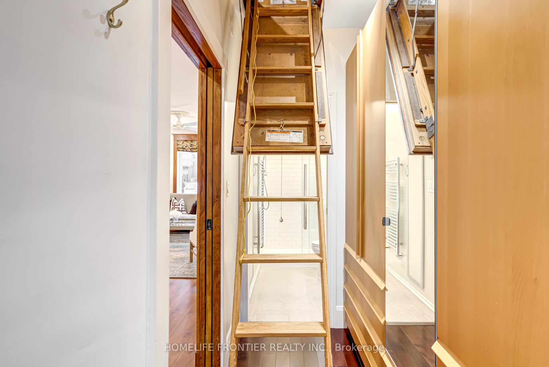 Photo 19 of 517 Main Street, Toronto, Woodbine-Lumsden — HOMEH