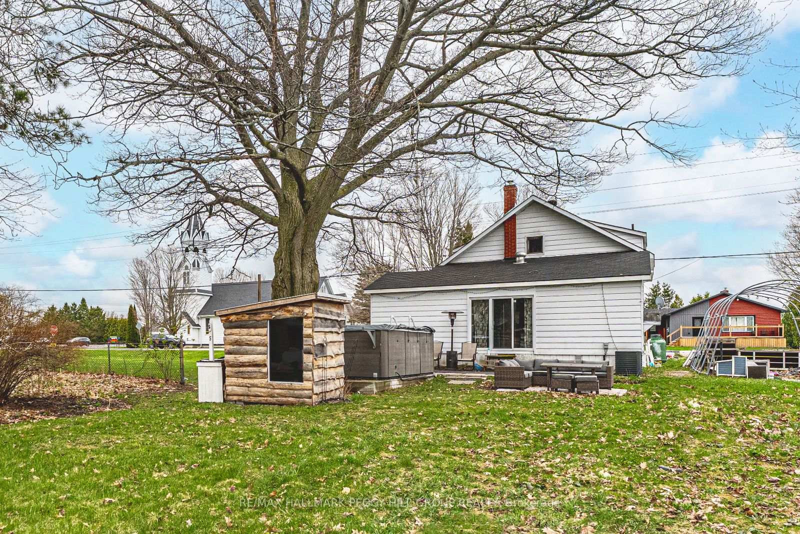 Photo 12 of 8 Balm Beach Road W, Tiny, Perkinsfield — HOMEH