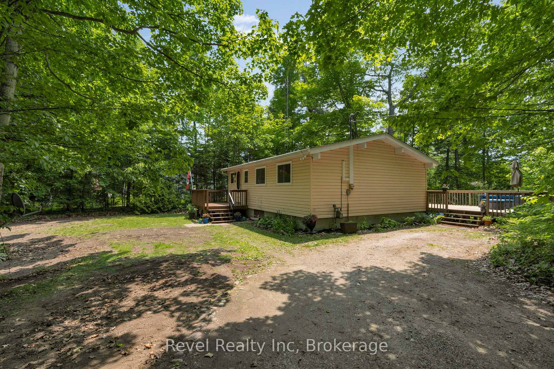 Photo 24 of 1204 Tiny Beaches Road N, Tiny, Rural Tiny — HOMEH