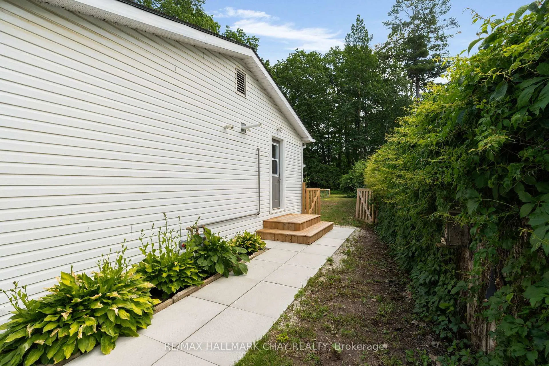 Photo 31 of 1853 River Road W, Wasaga Beach — HOMEH