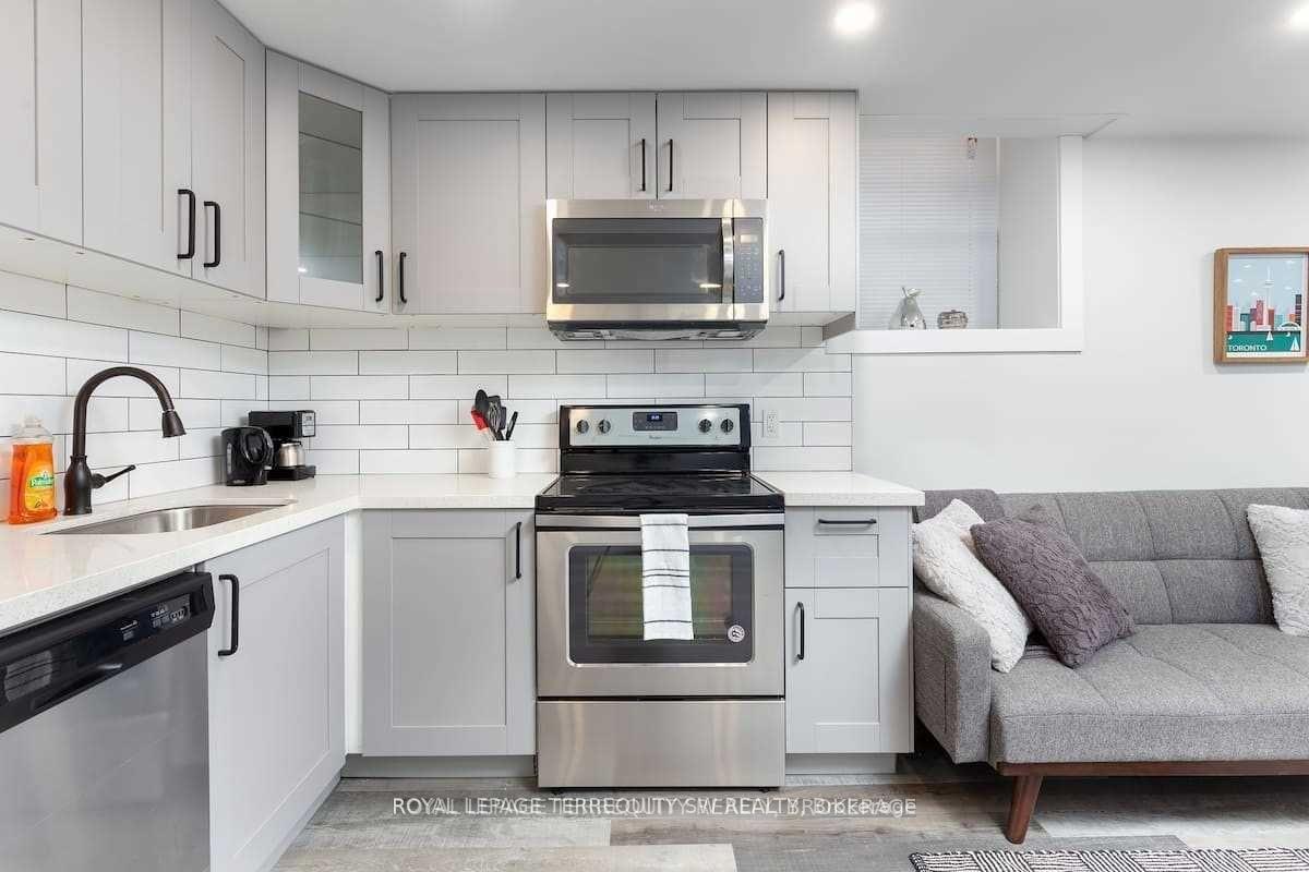 Photo 9 of Unit Lower, 396 Lansdowne Avenue, Toronto, Dufferin Grove — HOMEH