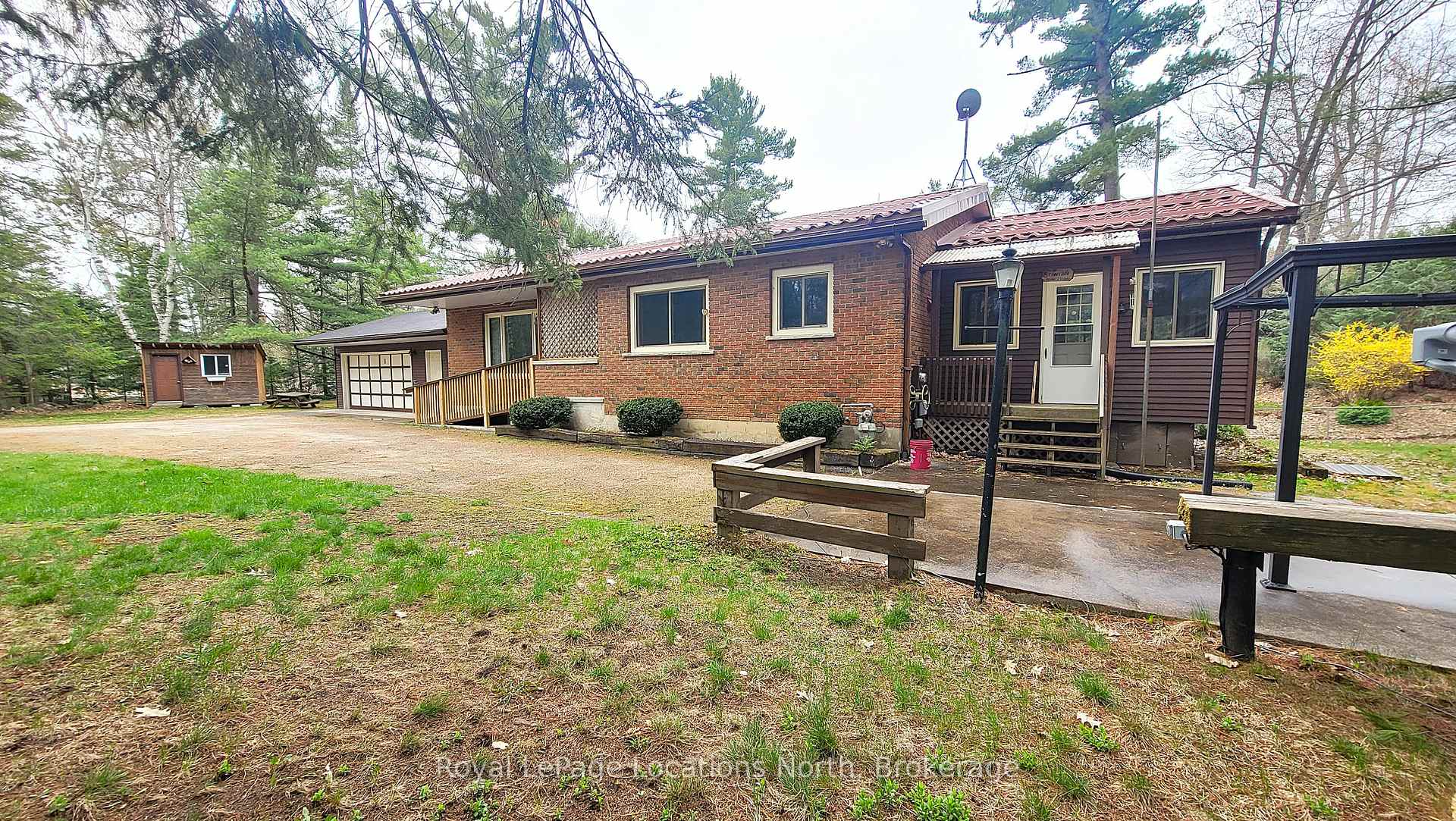Photo 4 of 8 Ronald Avenue, Tiny, Rural Tiny — HOMEH