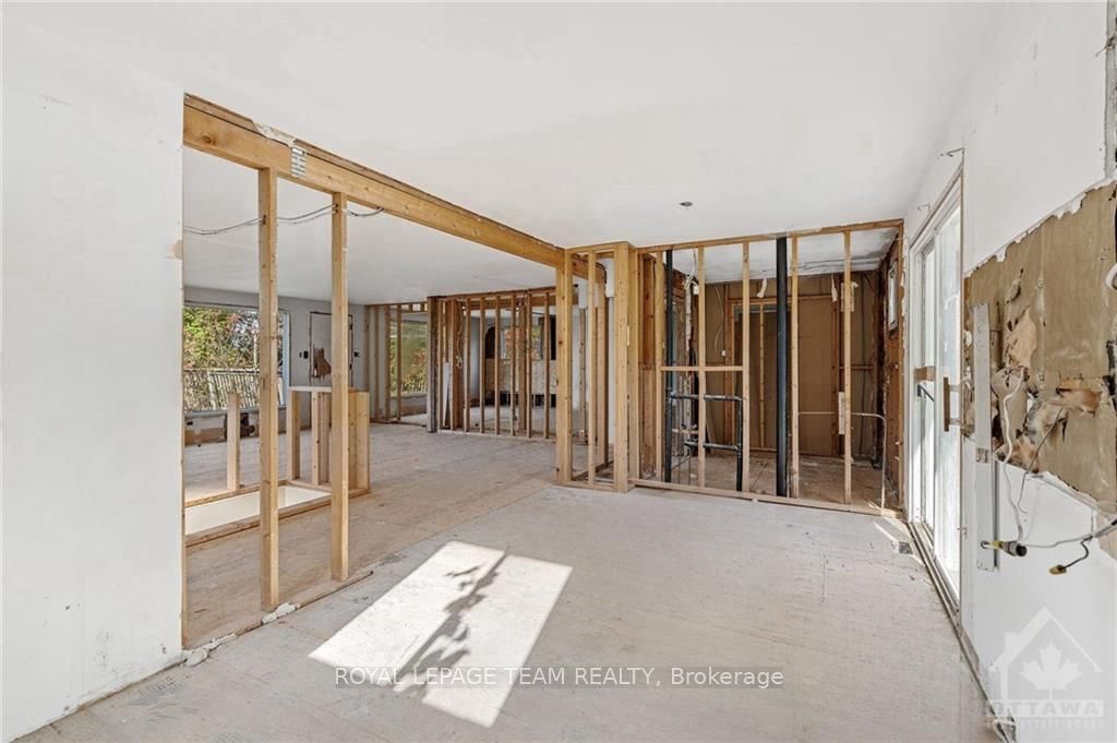 Photo 32 of 1541 Bella Vista Drive, Ottawa, Camelot — HOMEH