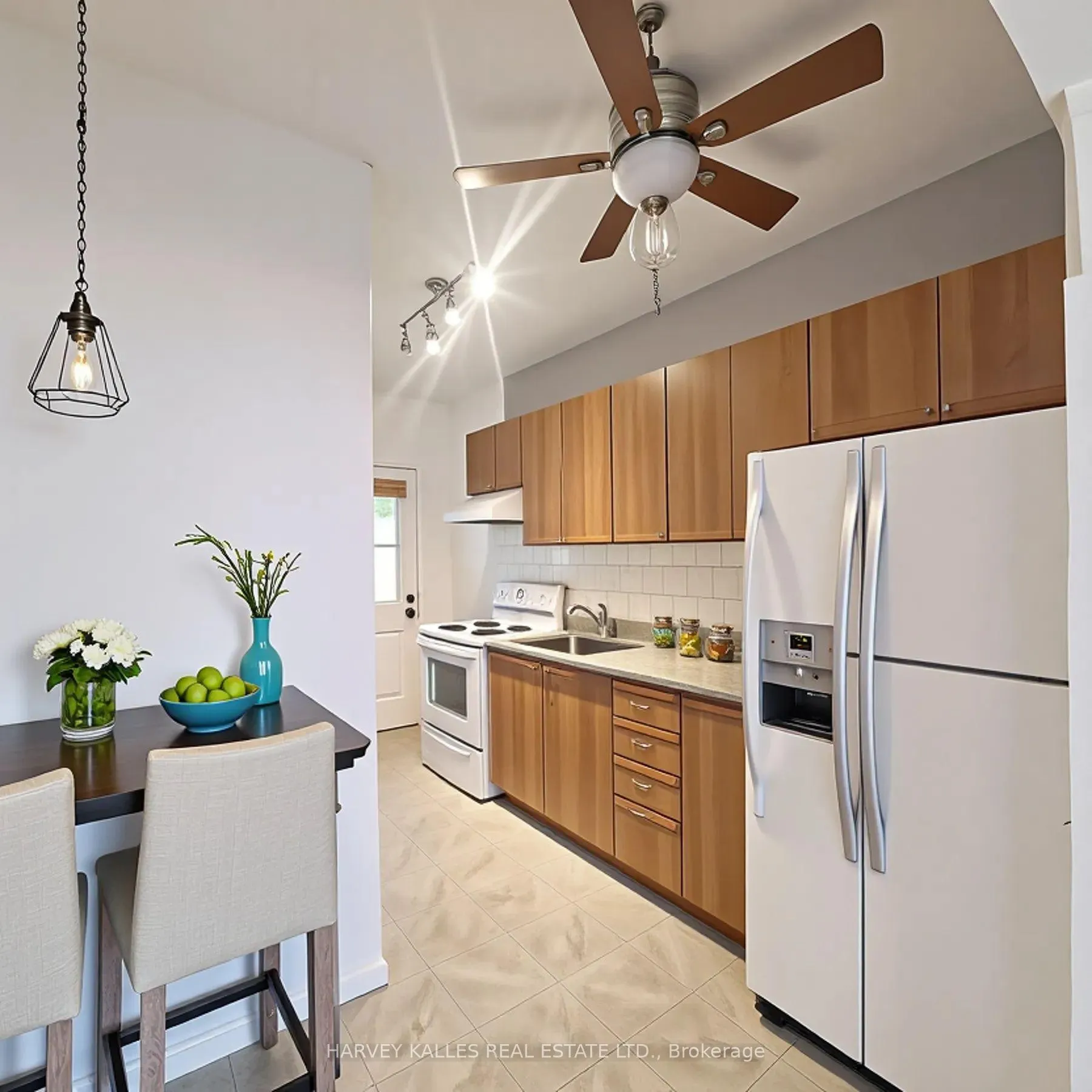 Photo 3 of Unit 2nd Floor, 206 Augusta Avenue, Toronto, Kensington-Chinatown — HOMEH