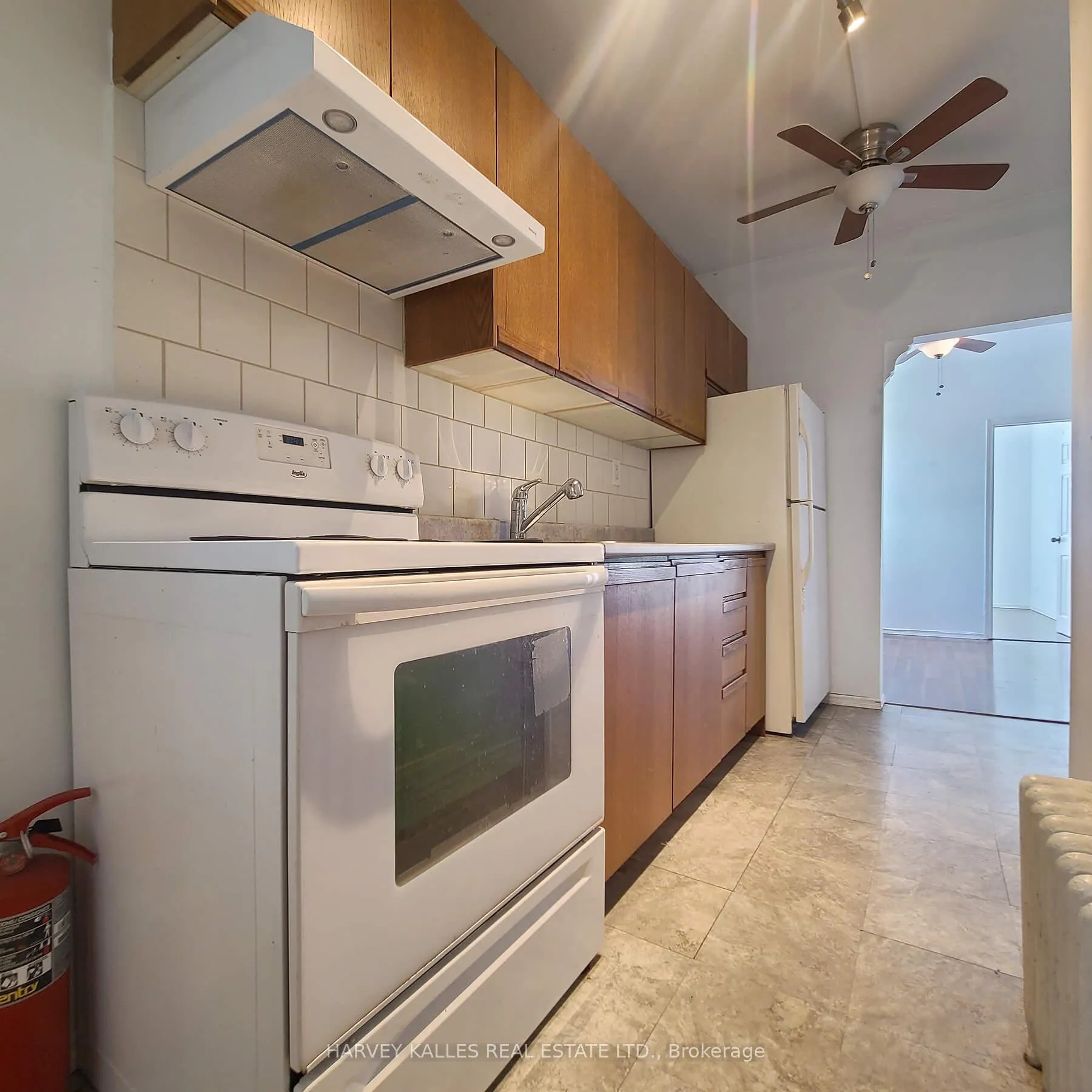 Photo 5 of Unit 2nd Floor, 206 Augusta Avenue, Toronto, Kensington-Chinatown — HOMEH